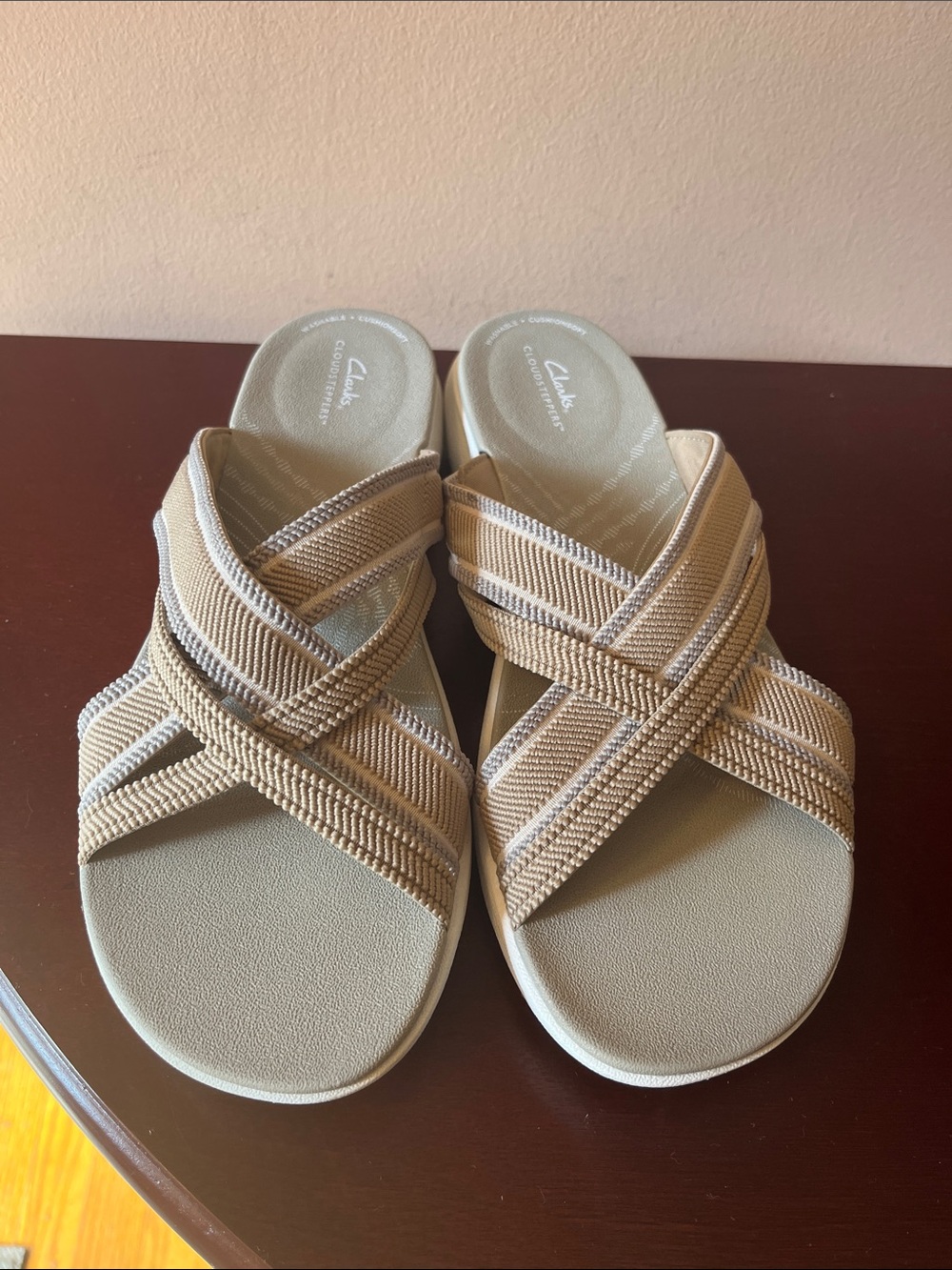 Clarks Tan Crisscross Comfort Slide Sandals Cloud Steppers NIB - Picture 1 of 8